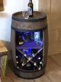 Drewniana beczka barek 80cm i stojak na wino. Oświetlenie LED RGB z pilotem (3).jpg