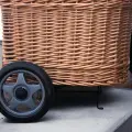 Pojemny kosz wiklinowy transportowy.webp