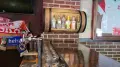 wisząca beczka na ścianę bar na butelki z alkoholem (12).webp