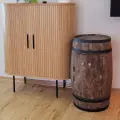 Drewniana beczka z drzwiami bar domowy na butelki z winem (5).webp