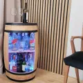 Beczka na wino z industrialnym designem LED RGB.webp