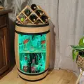 Drewniana beczka z półką na alkohol.webp