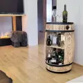 Drewniana szafka na alkohol.webp