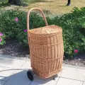 Kosz wiklinowy na zakupy z klapą.webp