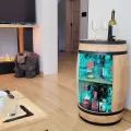 Drewniany barek z beczki w kolorze  jasny dąb.webp